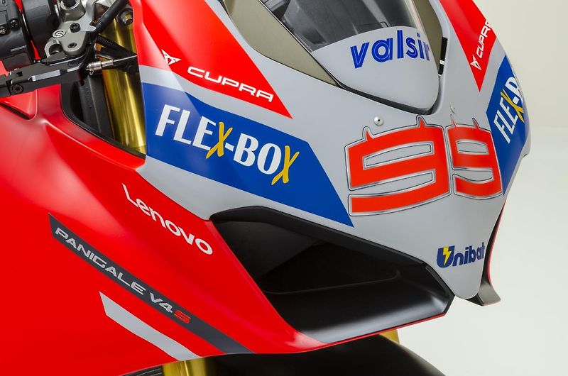 Ducati Panigale V4 S (2018) CORSE ex Jorge Lorenzo - fotka 5 z 39