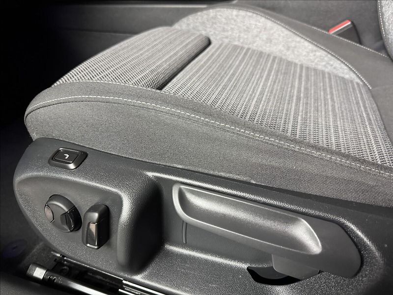 Škoda Superb 2,0 TDi  DSG Selection Assist - fotka 23 z 50