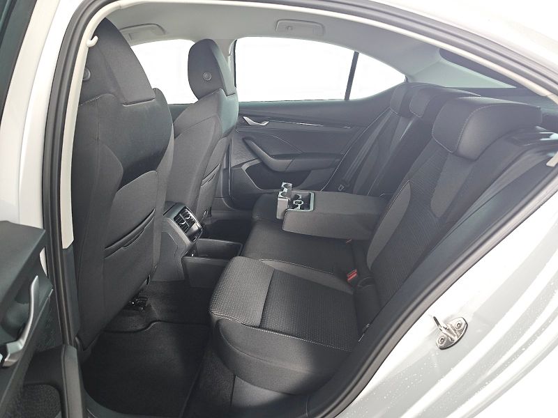 Škoda Octavia (2024) 1.5TSI 110kW SELECTION TAŽNÉ - fotka 7 z 27