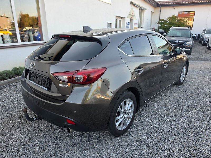 Mazda 3 (2016) 2.0 i Skyactiv, Navi, Tažné - fotka 2 z 18