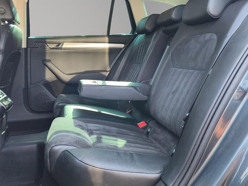 Škoda Superb (2017) Style GreenLine 1.6 TDi 88kW, - fotka 26 z 30