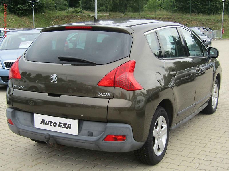 Peugeot 3008 (2010) 2.0HDi, Navi, výhřev sed. - fotka 4 z 14