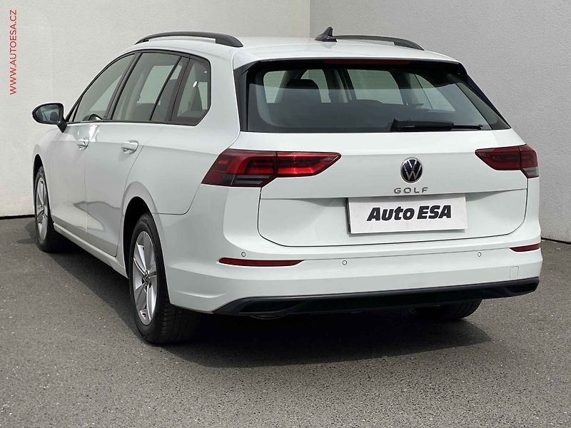 Volkswagen Golf (2022) 2.0 TDi, ČR, Life, LED - fotka 6 z 19