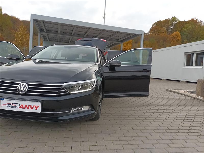Volkswagen Passat 2,0 TDI,110KW,RADAR,LED, - fotka 36 z 47