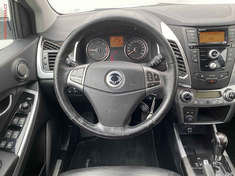 SsangYong Korando (2015) 2.0 TD 4x4, AT, TZ, kůže - fotka 11 z 16