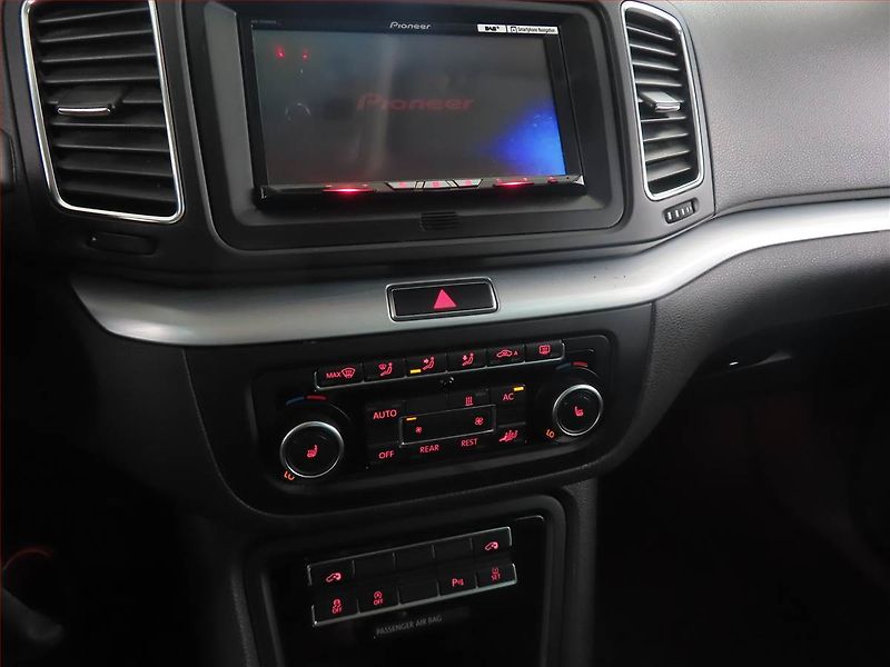 Volkswagen Sharan (2011) Highline 2.0 TDI, 4X4, 7 míst - fotka 12 z 18