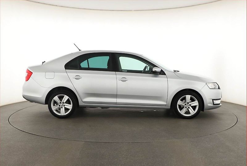 Škoda Rapid (2016) 1.4 TDI, Automat, Tempomat - fotka 6 z 16