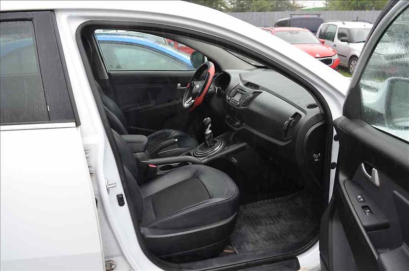 Kia Sportage (2013) 2,0 CRDI AWD - fotka 28 z 28