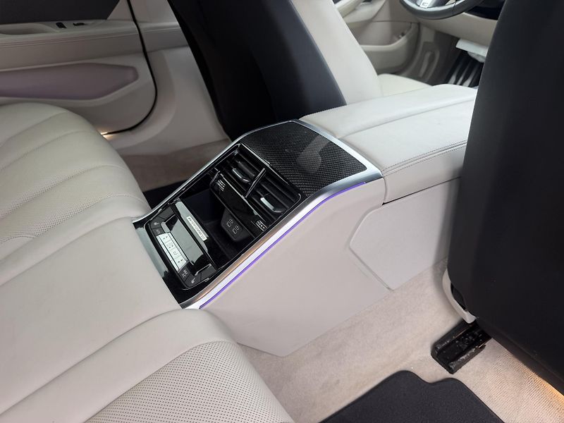 BMW Řada 8 M 850i xDrive 390kW HEAD-UP  - fotka 25 z 25