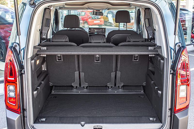 Citroën Berlingo (2026) 1,5 MAX 130k Automat+ZIMA - fotka 10 z 19