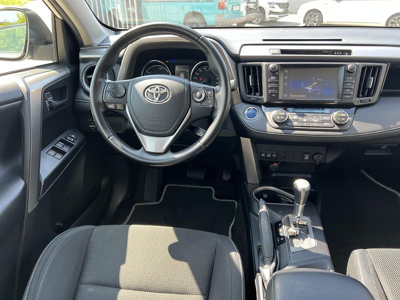 Toyota RAV4 2.5i HYBRID 114kw - fotka 10 z 25