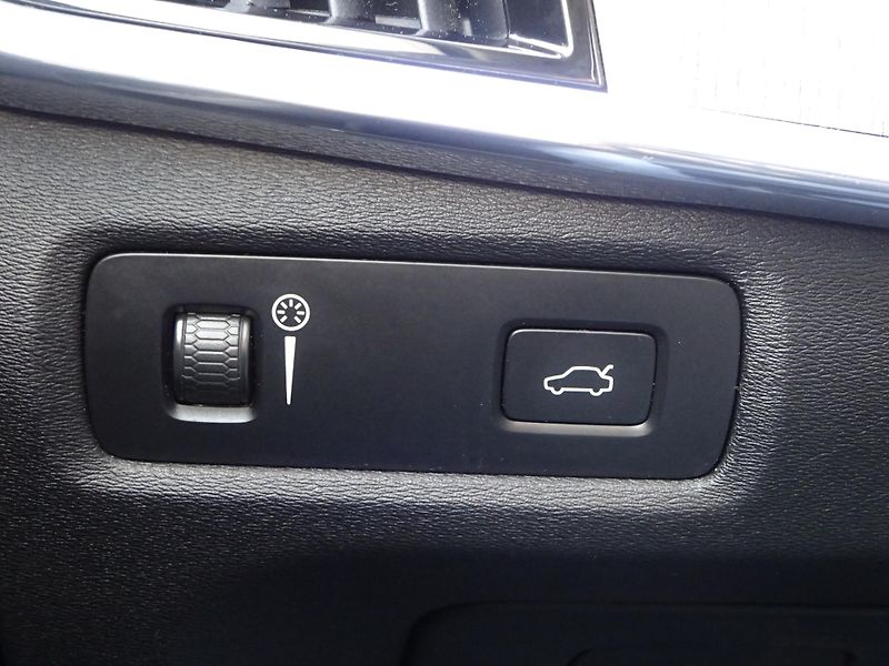 Volvo S90 AWD 173kW Inscription ČR DPH - fotka 26 z 33