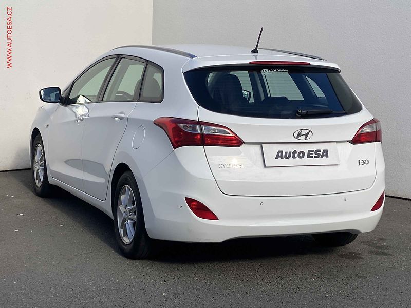 Hyundai i30 (2017) 1.6GDi, ČR, AC, temp - fotka 6 z 16