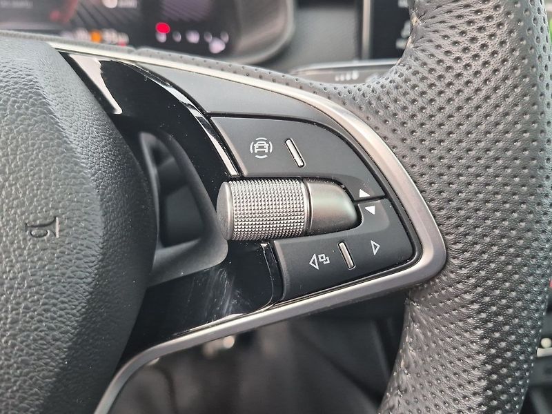 Škoda Kamiq Monte Carlo  1,5 TSI 110 kW - fotka 15 z 28