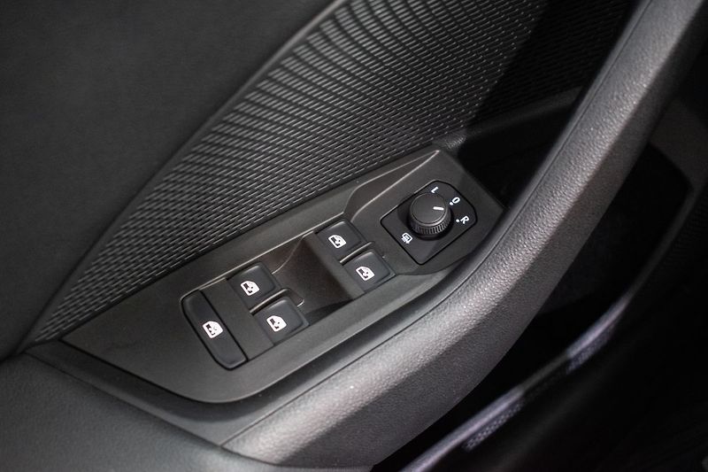 Škoda Octavia 2.0 TDI AMBITION+*DPH*ČR 1.MAJ - fotka 14 z 37