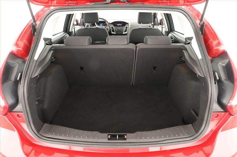 Ford Focus (2012) 1.6 i, Park. senzory - fotka 10 z 12