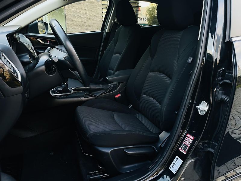 Mazda 3 2.0i MANUÁL VÝHŘEV SENZORY LED - fotka 26 z 40