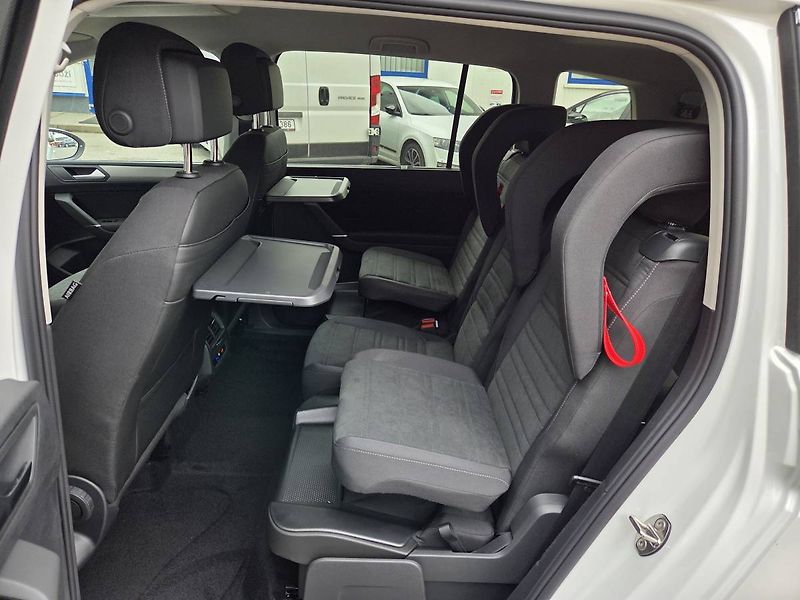 Volkswagen Touran (2026) 1.5 TSI DSG 7míst - fotka 32 z 48