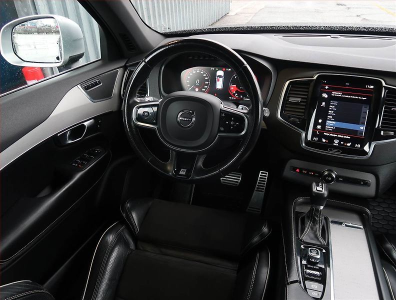 Volvo XC90 (2018) R-Design D5 AWD - fotka 7 z 23