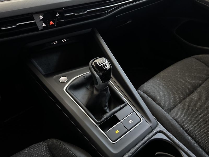 Volkswagen Golf (2022) 1.0 TSI 81 KW LIFE - CZ - DPH - fotka 13 z 24