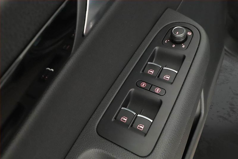Volkswagen Sharan (2019) 2.0 TDI - fotka 19 z 23