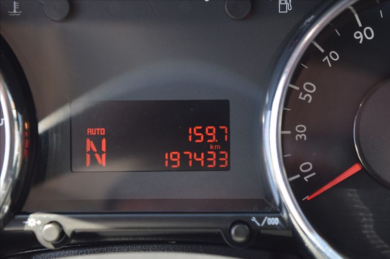 Peugeot 5008 1,6 HDI 84KW AUTOMAT PO SERVIS - fotka 42 z 49