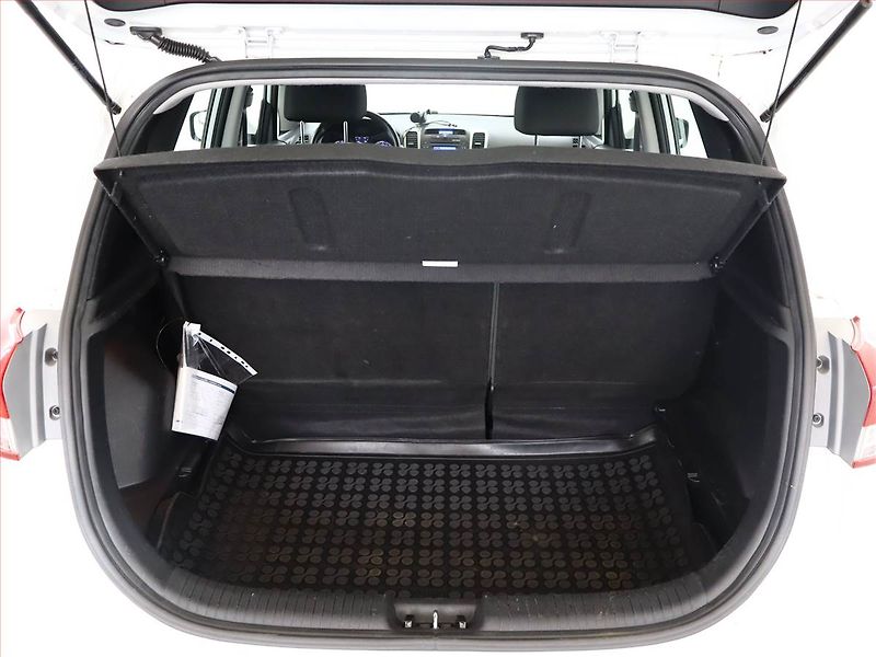 Hyundai ix20 (2019) 1.6 CVVT, Serv.kniha - fotka 10 z 11