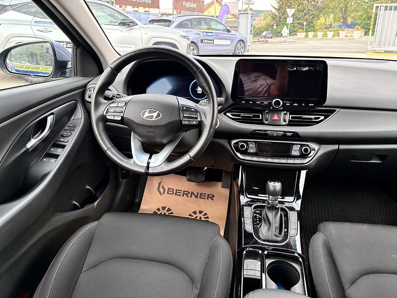Hyundai i30 HB 1.0T-GDI 74kW DCT STYLE NAV - fotka 16 z 32