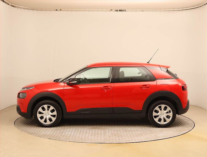 Citroën C4 Cactus (2019) 1.2 PureTech, ČR,1.maj - fotka 3 z 22