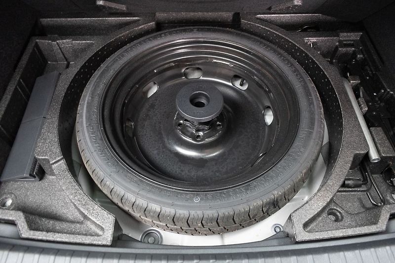 Škoda Karoq 2.0 TDI 4x4*TAŽNÉ*STYLE*ČR 1.M - fotka 39 z 41