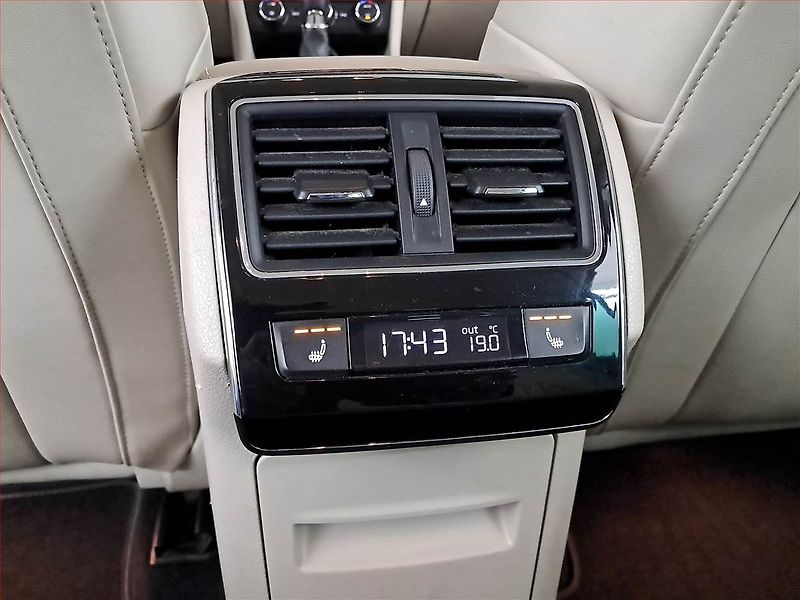 Škoda Superb (2016) 2.0 TDI, Automat, Kůže, Navi - fotka 17 z 24