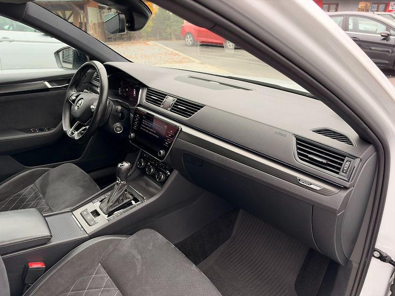 Škoda Superb (2021) Sportline 2.0 TSI 4x4 DSG - fotka 31 z 39
