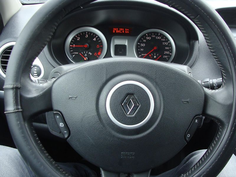 Renault Clio 1.5 DCi, 55 kW, klima, tažné - fotka 14 z 24