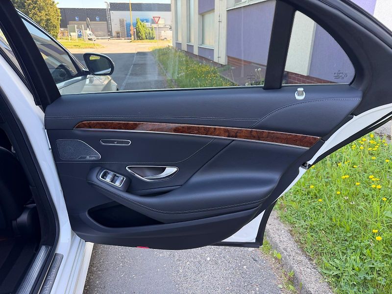 Mercedes-Benz Třídy S S500L 4-matic AMG /servis /  - fotka 20 z 36
