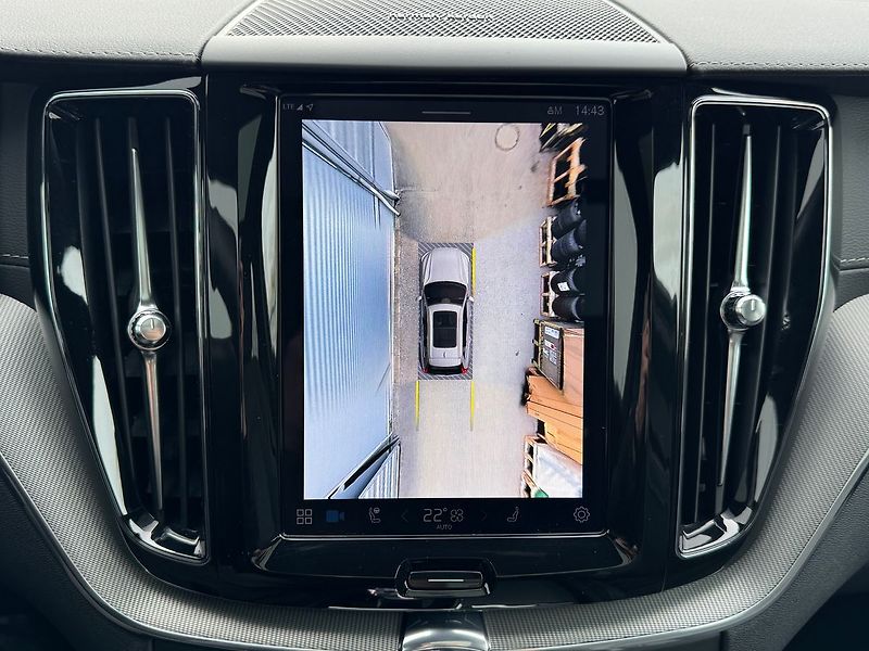 Volvo XC60 T8 ULTRA BLACK EDITON ,335 kW - fotka 20 z 23