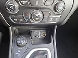Jeep Cherokee (2014) 3,2 L V6 TRAIL RATED - náhled 11