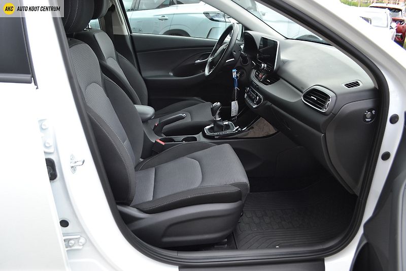 Hyundai i30 WG 1,5I MT SMART FAMILY NAVI - fotka 11 z 47