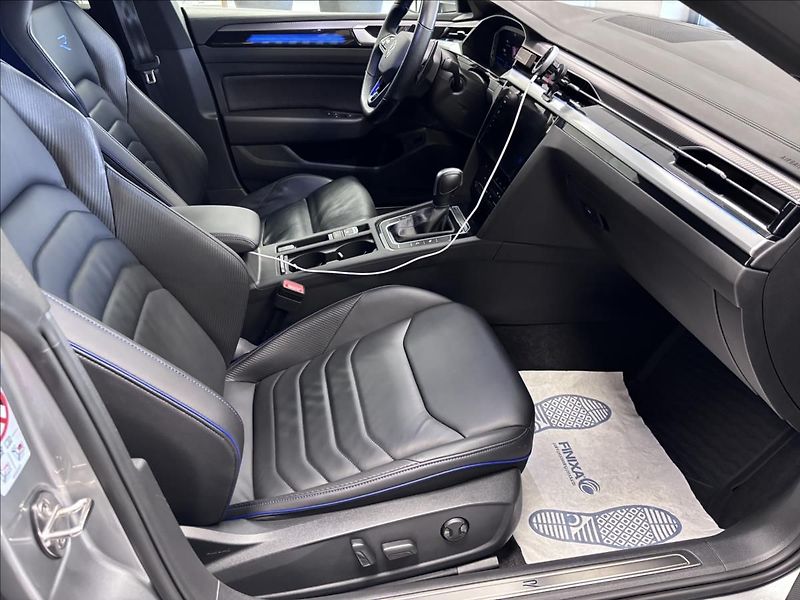 Volkswagen Arteon Shooting Brake R 2.0 TSI - fotka 20 z 22