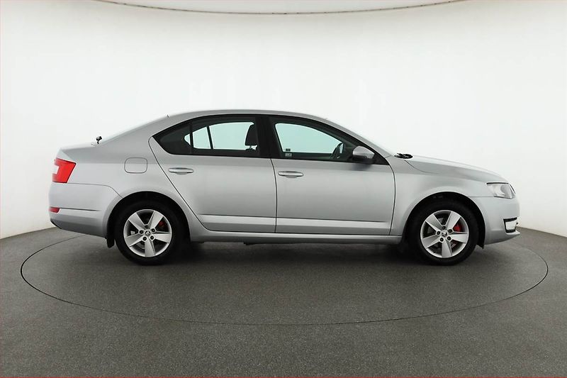 Škoda Octavia (2014) 2.0 TDI, Automat, Serv.kniha - fotka 6 z 13