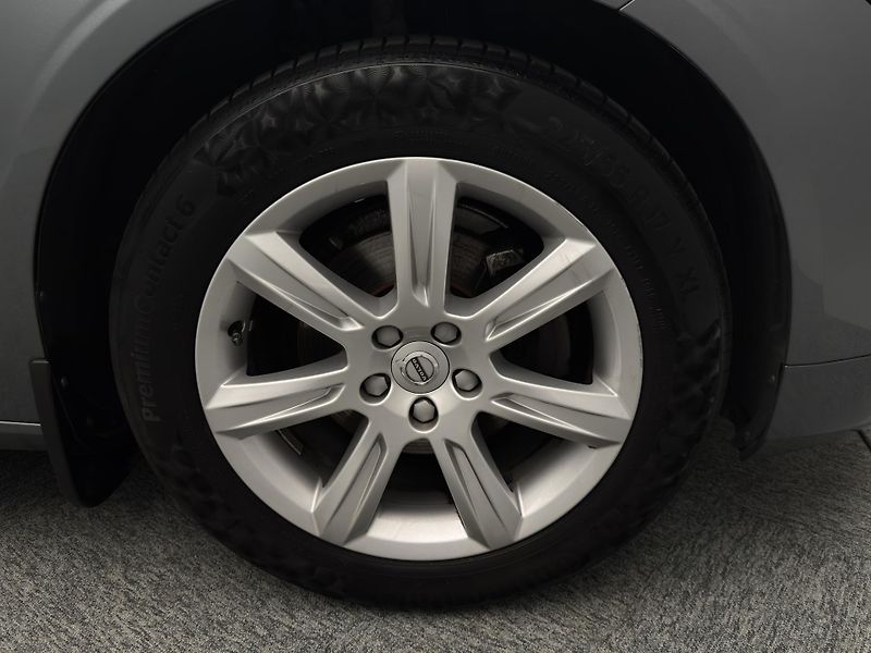 Volvo V90 D4 MOMENTUM PRO  - fotka 52 z 52