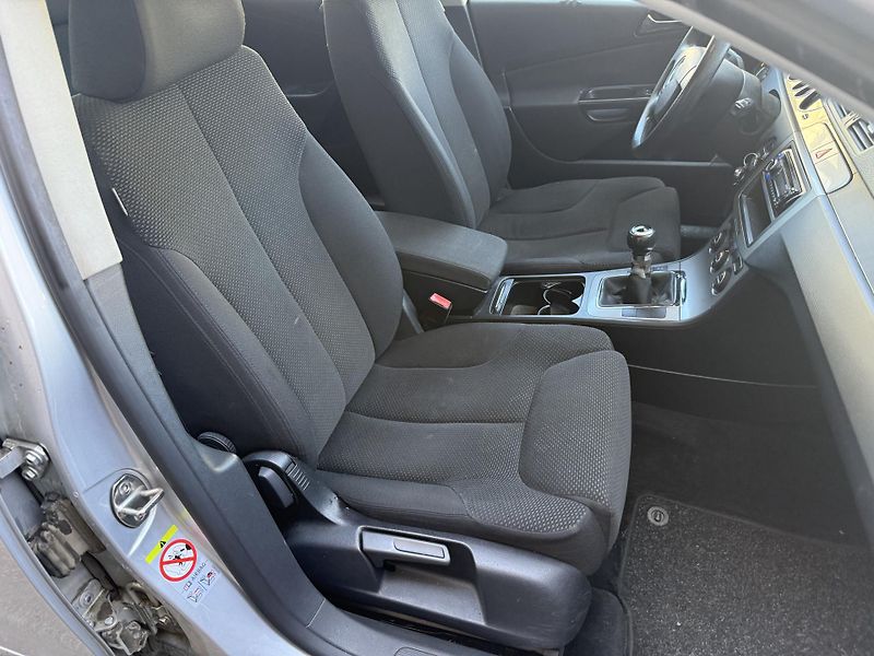 Volkswagen Passat 1,9 TDI 77kW - fotka 12 z 17