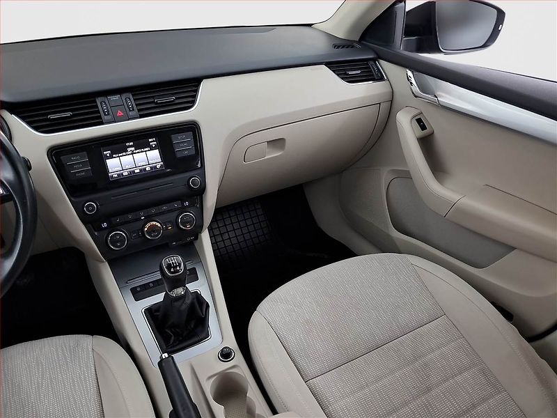Škoda Octavia (2014) Ambition 1.6 TDI, 4X4 - fotka 8 z 16