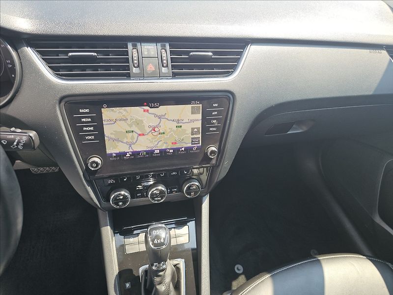 Škoda Octavia III 2,0TDi 110KW STYLE + - fotka 18 z 46