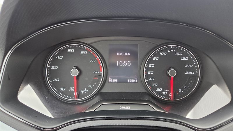 Seat Arona (2022) 1.0 TSI 70 kW Style CZ DPH - fotka 20 z 29