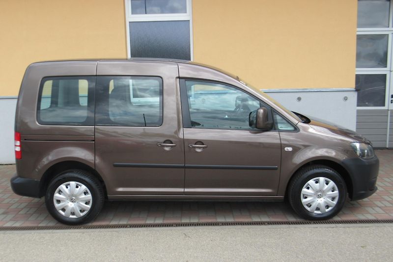 Volkswagen Caddy 1.6 TDI KLIMA TAŽNÉ - fotka 3 z 31