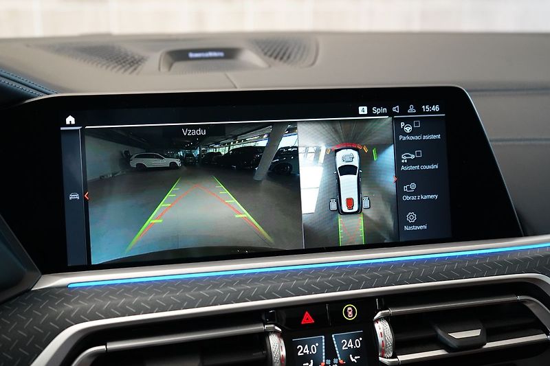 BMW X7 M50i xD, Executive Drive Pro - fotka 27 z 50