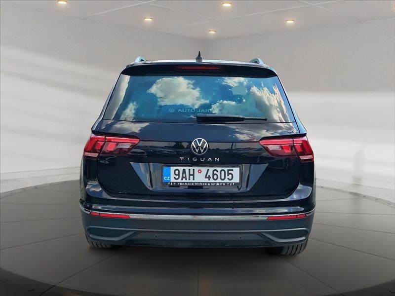 Volkswagen Tiguan 1,5 TSI Life DSG - fotka 5 z 11