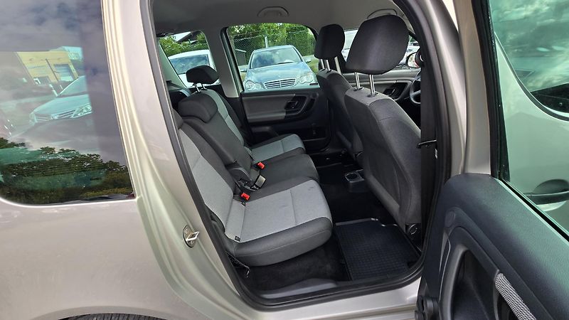 Škoda Roomster 1.4 16V ACTIVE +EDITION 1.MAJ. - fotka 18 z 35
