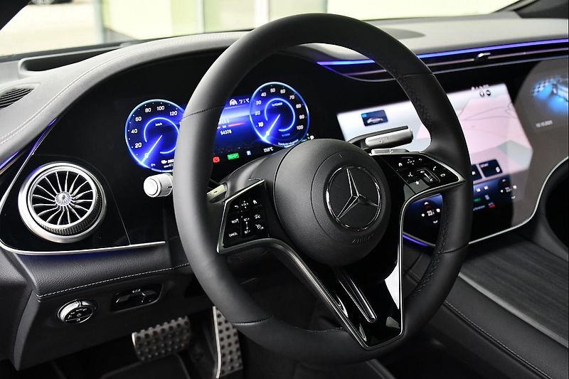 Mercedes-Benz EQS 580 4M AMG HYPERSCREEN 99%SoH - fotka 15 z 46