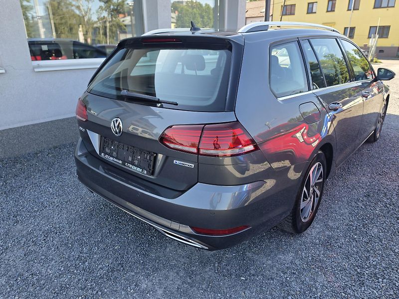 Volkswagen Golf 1.5 TSI 96kw Led  Kuže Navi - fotka 4 z 17